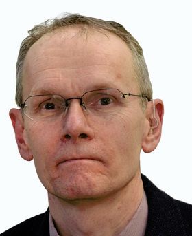 Headshot of Ian Roberts.