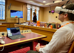 Virtual reality headset 