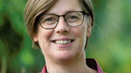 Headshot of Gill Elliott