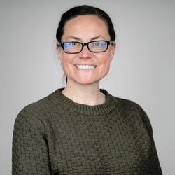 Headshot of Dr Carmen Coxon