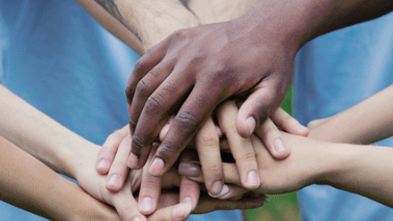 International-Volunteers-Day-thumbnail-425x500.gif 1