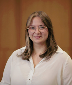 Headshot image of Iga Wieczorek