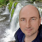 Guy Robinson 180x180.png