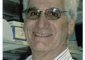 Headshot of Robin Weiss