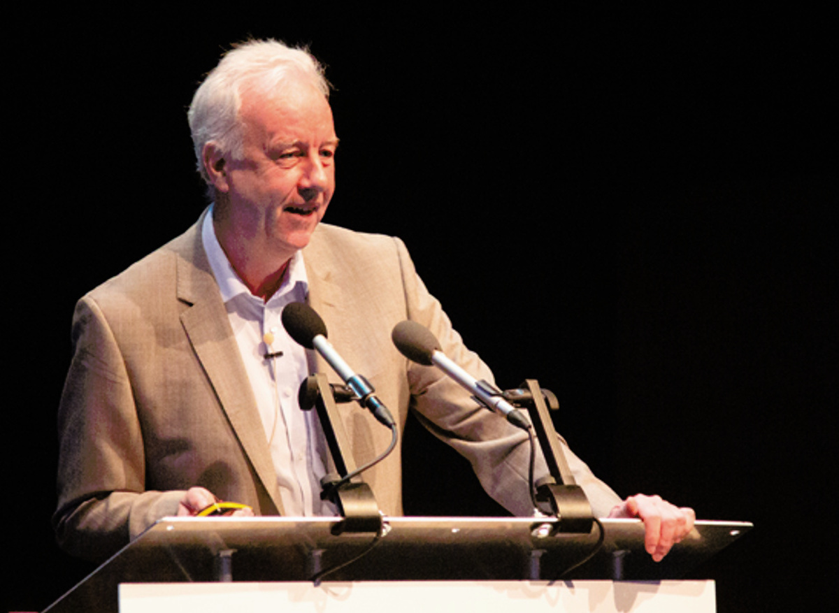 Professor Gordon Dougan delivering his Prize Lecture